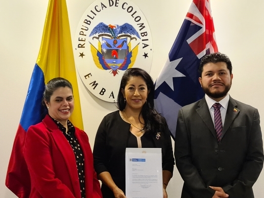 Nueva Cónsul honoraria de Colombia en Darwin tomó posesión de su cargo
